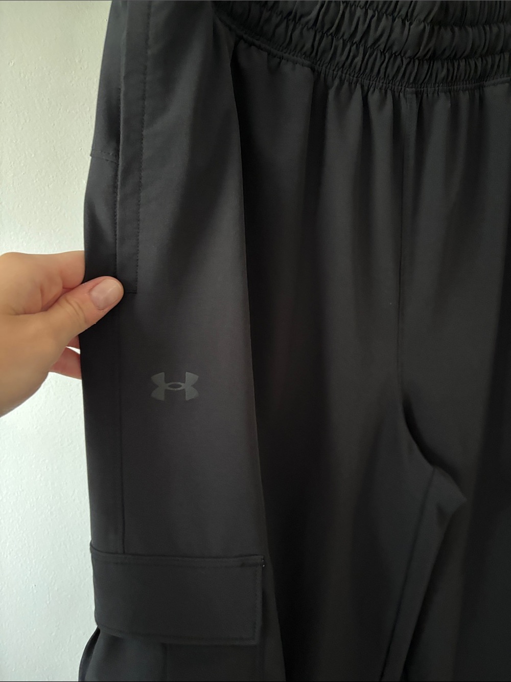 Under Armour Women’s Black Cargo Training Pants - Picture 4 of 6